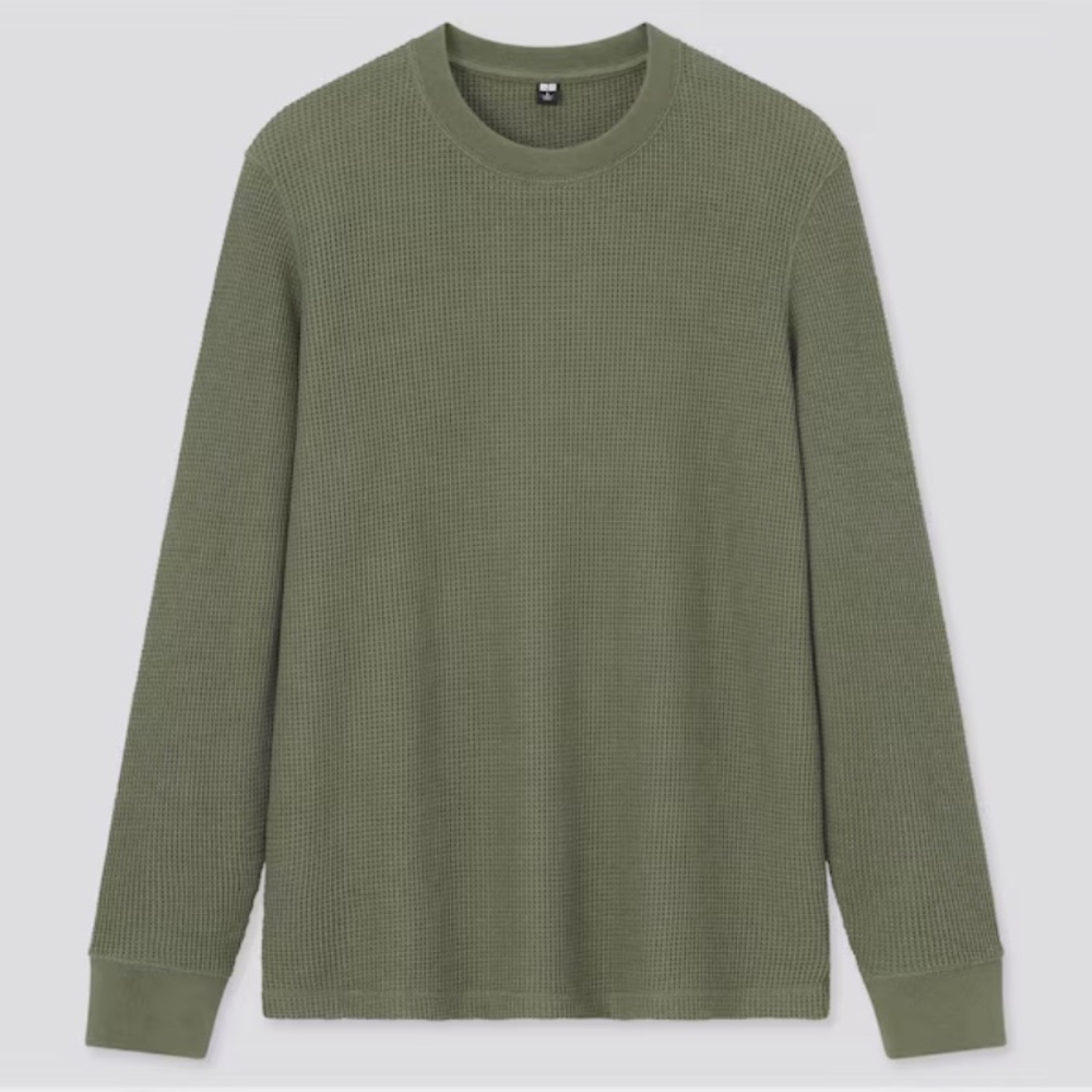 NWT- Uniqlo Green Heattech Crew Neck Long Sleeve Tshirt (XTRA WARM) men’s small